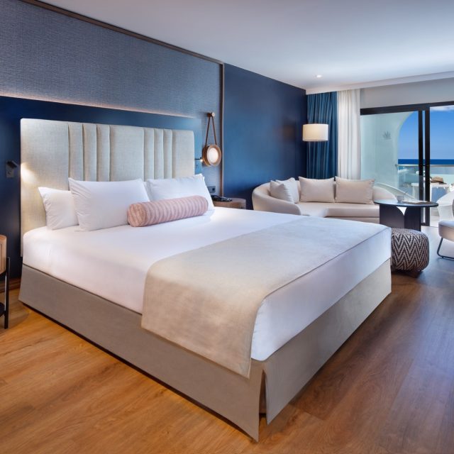 Stay in one of our Esencia rooms and enjoy exclusive services by Princess Inspire Tenerife 🤩✨
--
Alójate en una de nuestras habitaciones Esencia y disfruta de servicios exclusivos en Princess Inspire Tenerife 🤩✨

#princesscanaryislands
#princessinspiretenerife
#costaadeje
#tenerife