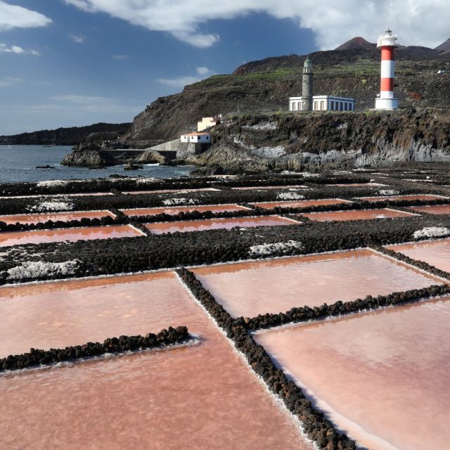 Did you know that Fuencaliente is one of La Palma’s most-photographed landscapes? 📸

The colour contrasts created by the salt flats are a feast for the eyes
--
¿Sabías que en Fuencaliente se encuentra uno de los paisajes más fotografiados de La Palma? 📸

El contraste de colores de las salinas son una verdadera maravilla para la vista 

#lapalma
#fuencaliente
#salinasdefuencaliente
#canaryislands