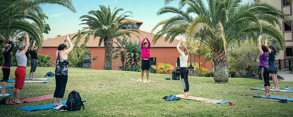 Clase de yoga en el Hotel La Palma Princess