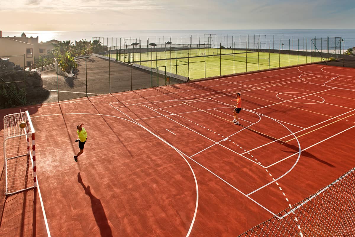 Vital & Fitness multi-sports court